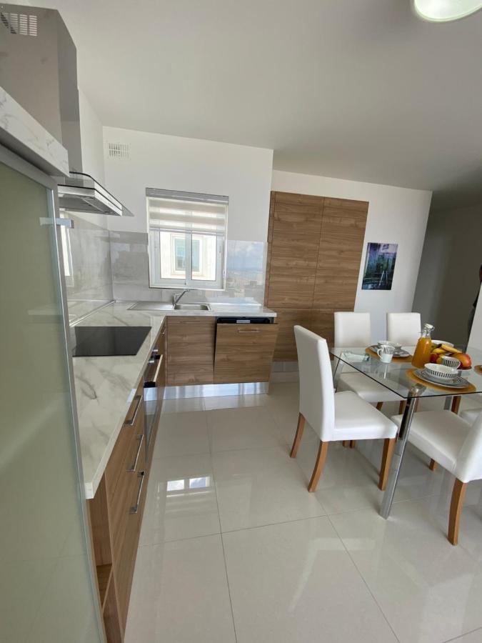 Sunshine Apartments Mellieha - Modern Two Bedroom Penthouse With Terrace Exterior photo